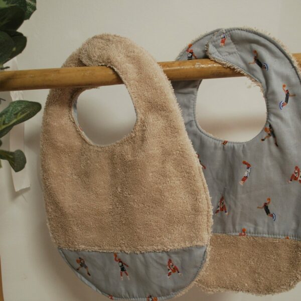 Ensemble de 2 bavoirs "BASKET"