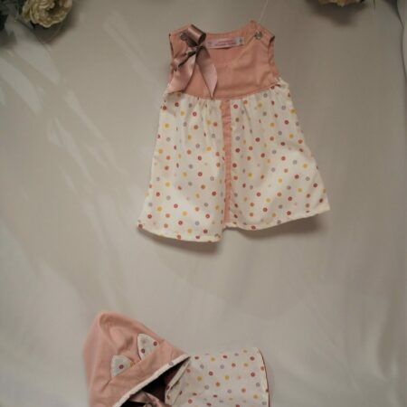 robe et cape rose avec noeud en satin