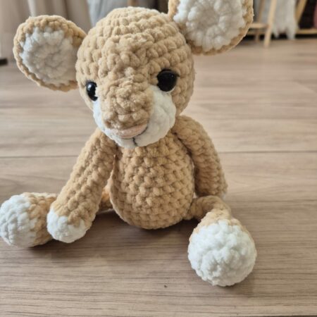 Peluche crochet bébé en forme de lionceau