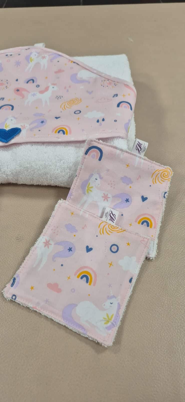 Lingettes lavables bébé fait main motif hippocampe en coton et tissu éponge.